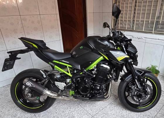 KAWASAKI Z900 KAWASAKI Z900